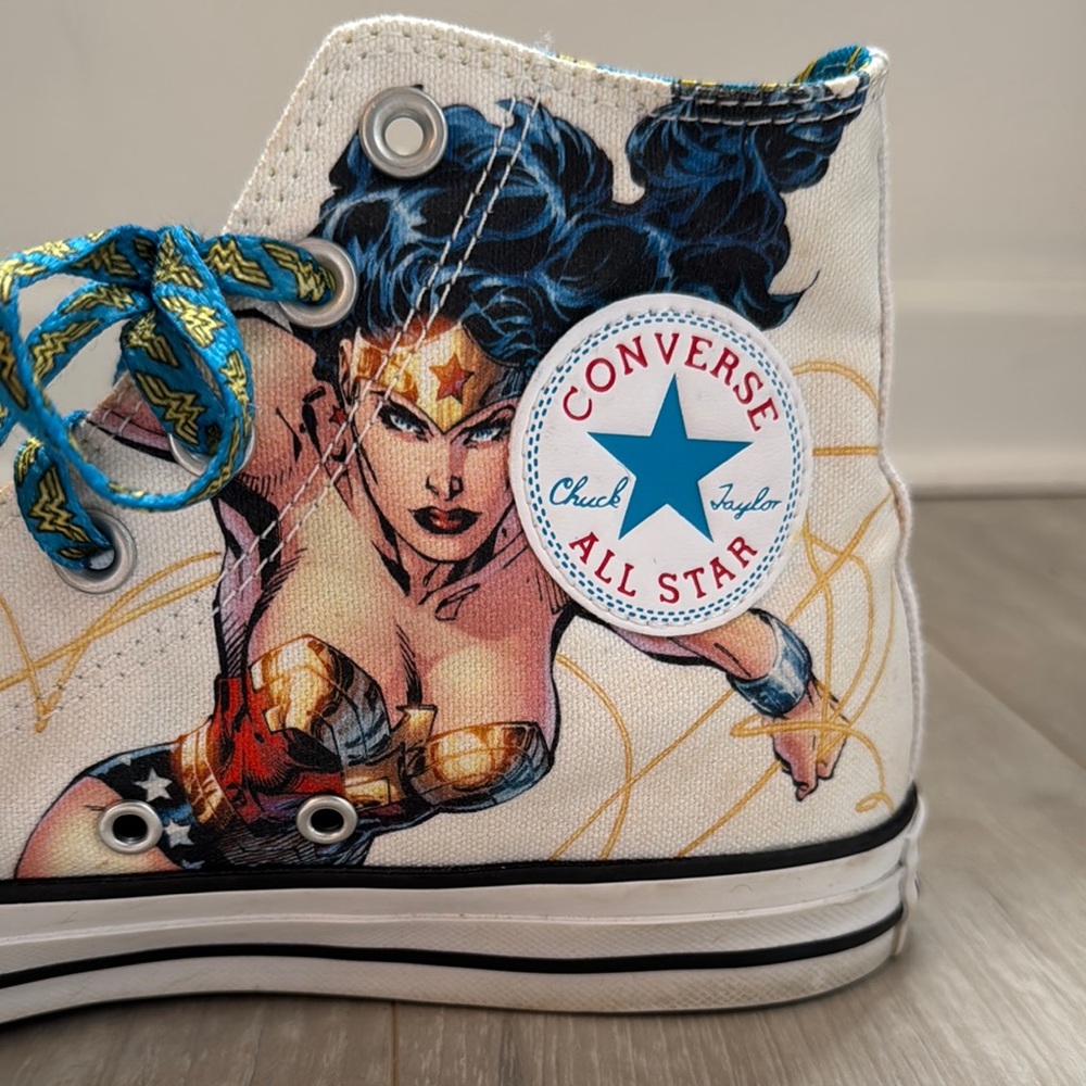 Converse Wonder Woman High-Top Sneakers - Women’s Size 8 - Picture 5 of 8